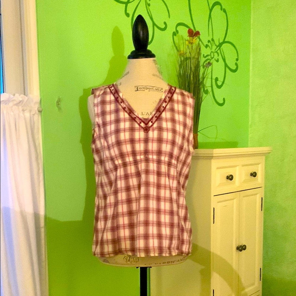 Sleeveless cotton top
